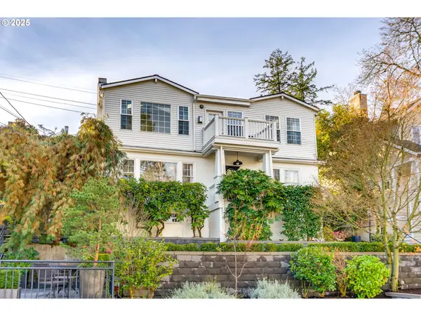 1696 SW Montgomery Dr, Portland, OR 97201