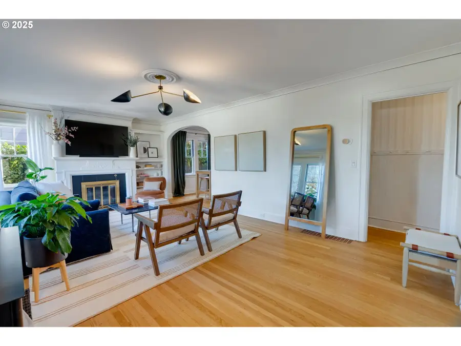 1696 SW Montgomery Dr, Portland, OR 97201 - Image #2