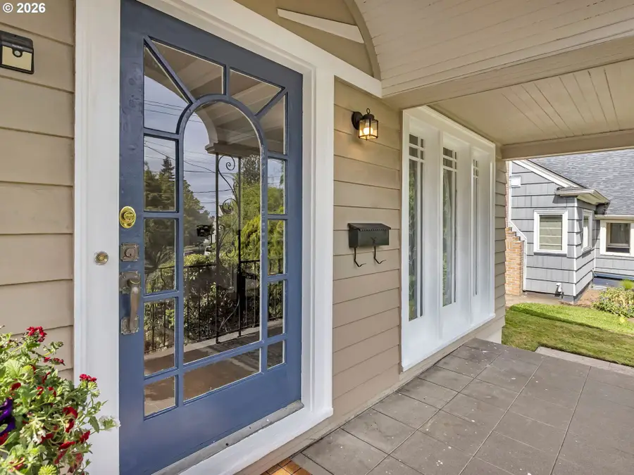 3947 SE Stark St, Portland, OR 97035 - #3