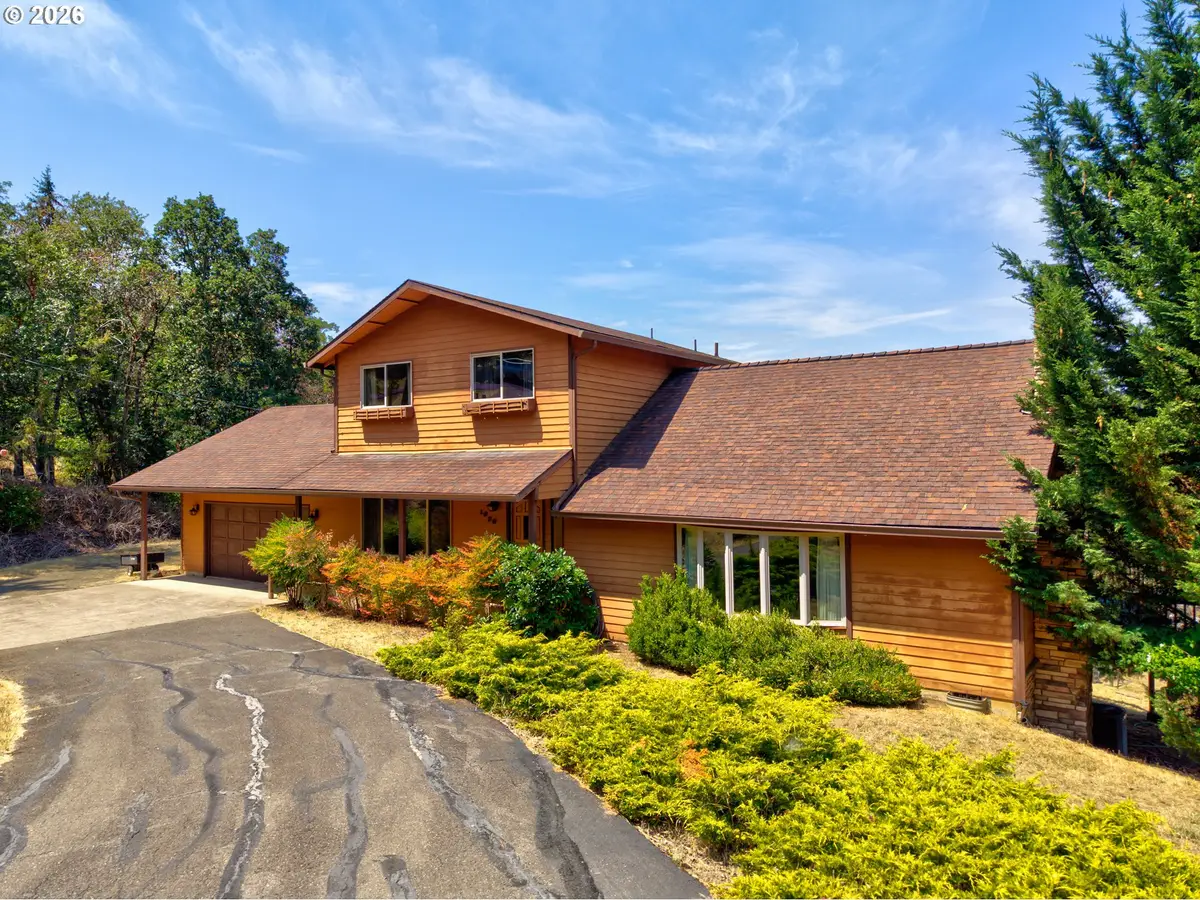 1030 Garden Grove Dr, Roseburg, OR 97471 - #1