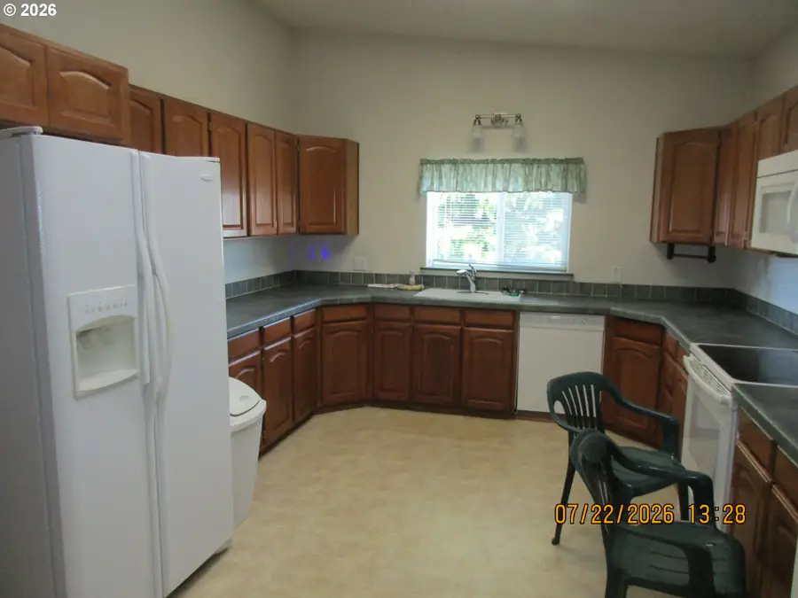 482 Highland Vista Ln, Roseburg, OR 97471 - #2