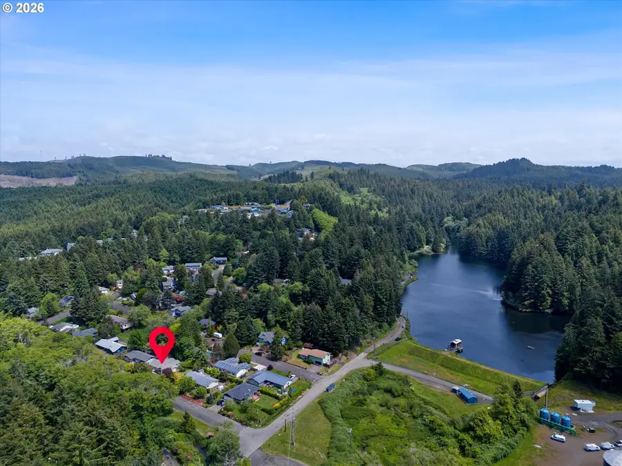 2750 NE Harney Dr, Newport, OR 97365 - #3