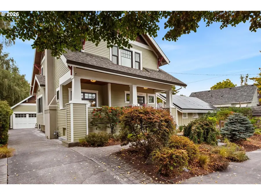 3219 SE Tibbetts St, Portland, OR 97202 - #3