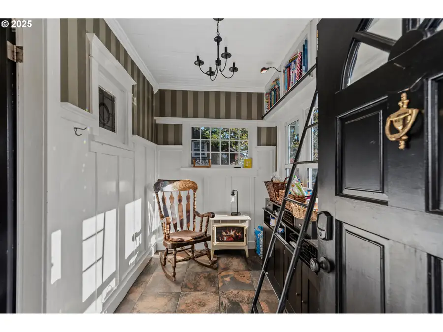 909 Center St, Oregon City, OR 97045 - Image #3