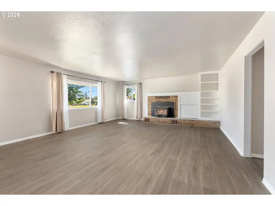 207 E Court St, Goldendale, WA 98620 - #3