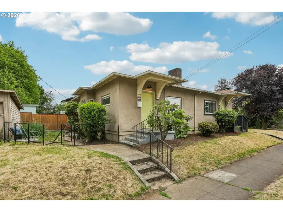 1040 N Ainsworth St, Portland, OR 97217 - #2
