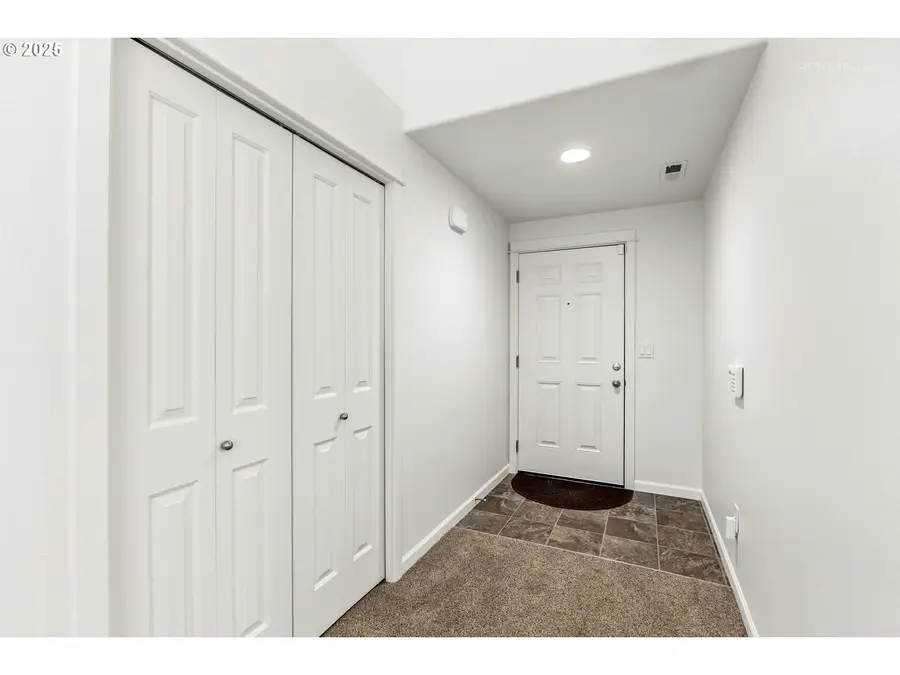 2834 NE Hidden Meadow Dr, McMinnville, OR 97128 - Image #2