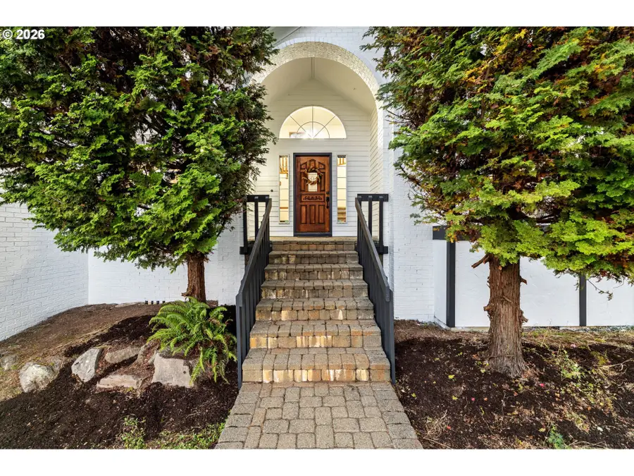 17973 Saint Clair Dr, Lake Oswego, OR 97034 - #3