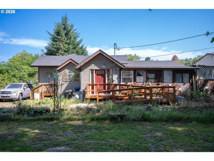 505 Hawthorne St, Kelso, WA 98626 - #2