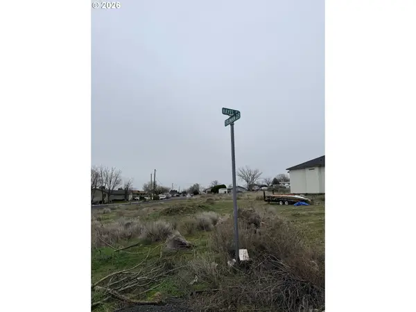 1605 Hayes St, Umatilla, OR 97882