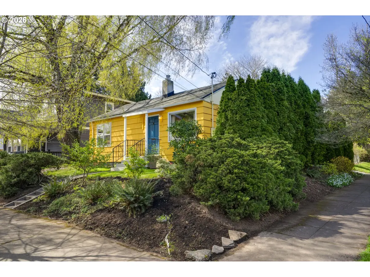 305 SE 75th Ave, Portland, OR 97215 - #1