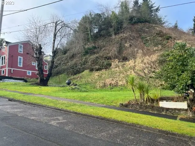 451 6th St, Astoria, OR 97103 - #1