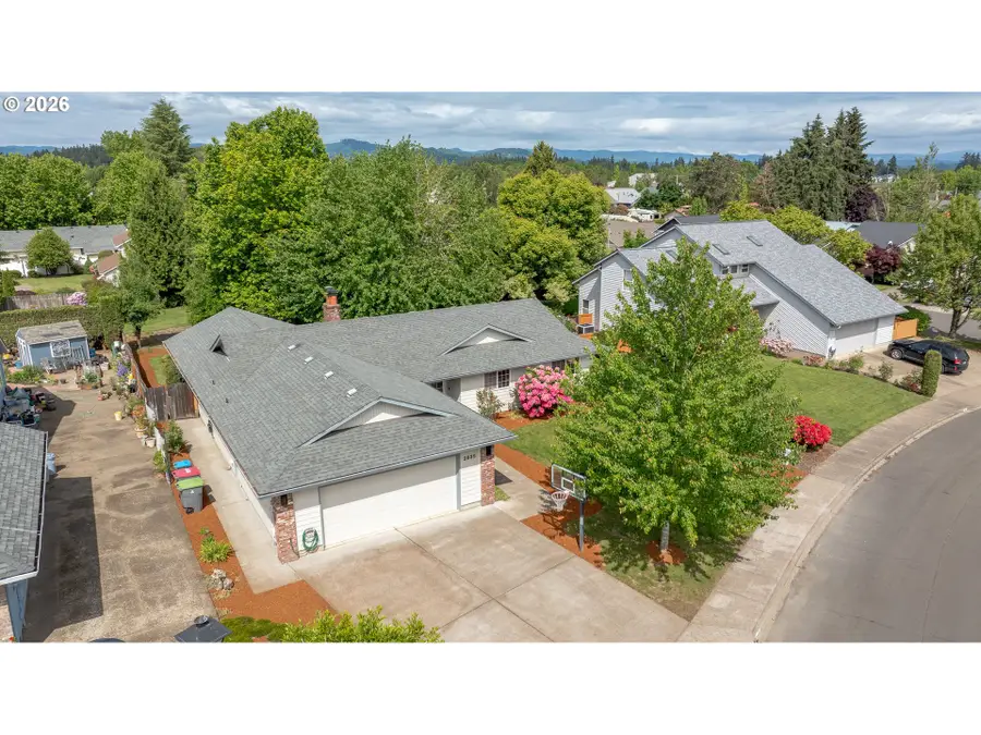 2835 NE Leathers Ln, McMinnville, OR 97128 - #3