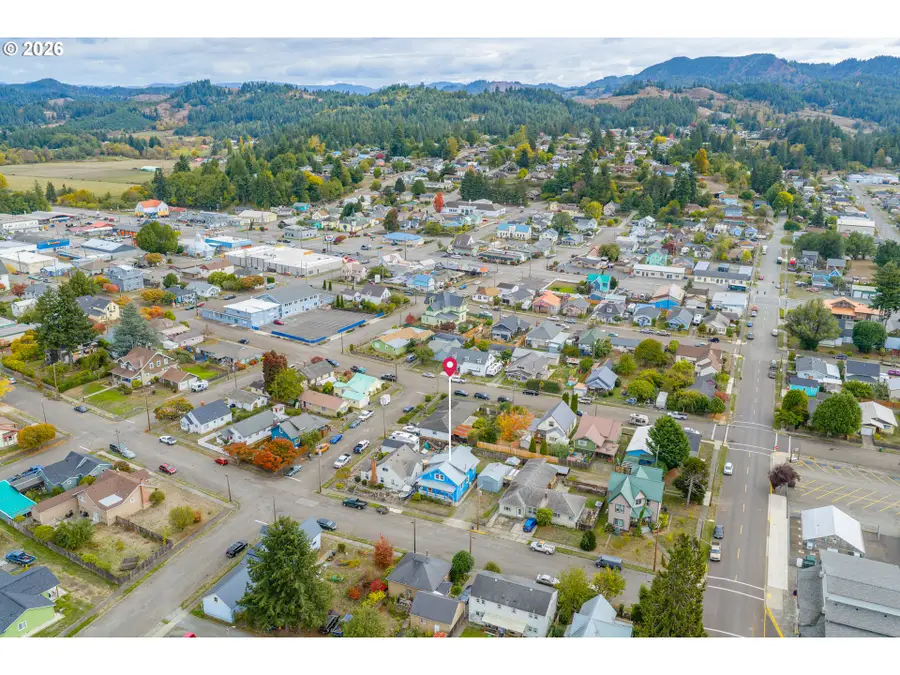 645 5th St, Myrtle Point, OR 97458 - #3