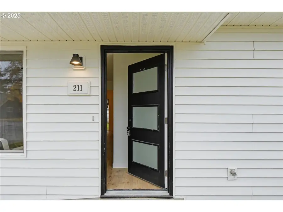 211 NE 28th Ave, Hillsboro, OR 97124 - Image #3