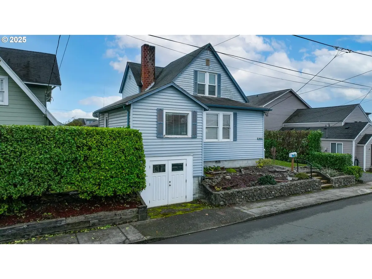 911 1st Ave, Seaside, OR 97138 - Image #1