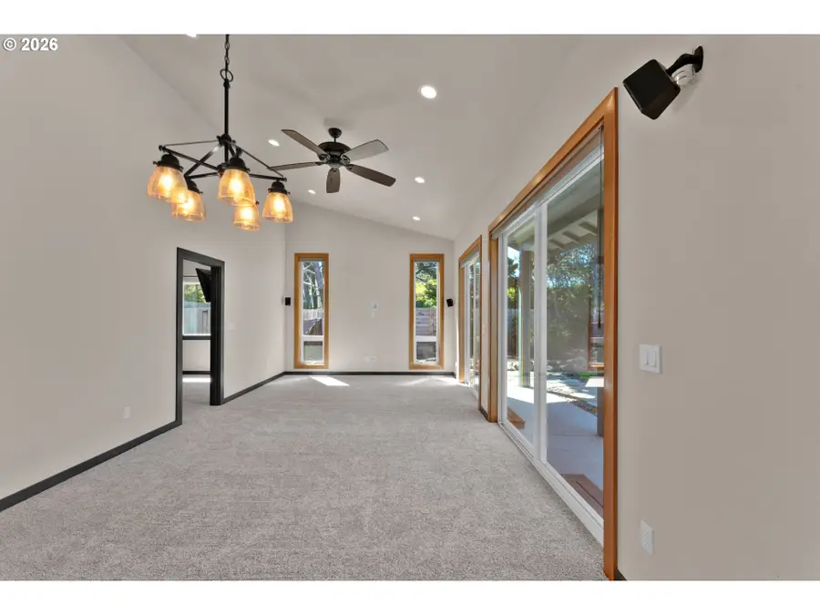 4606 Perpetua St, Florence, OR 97439 - #3