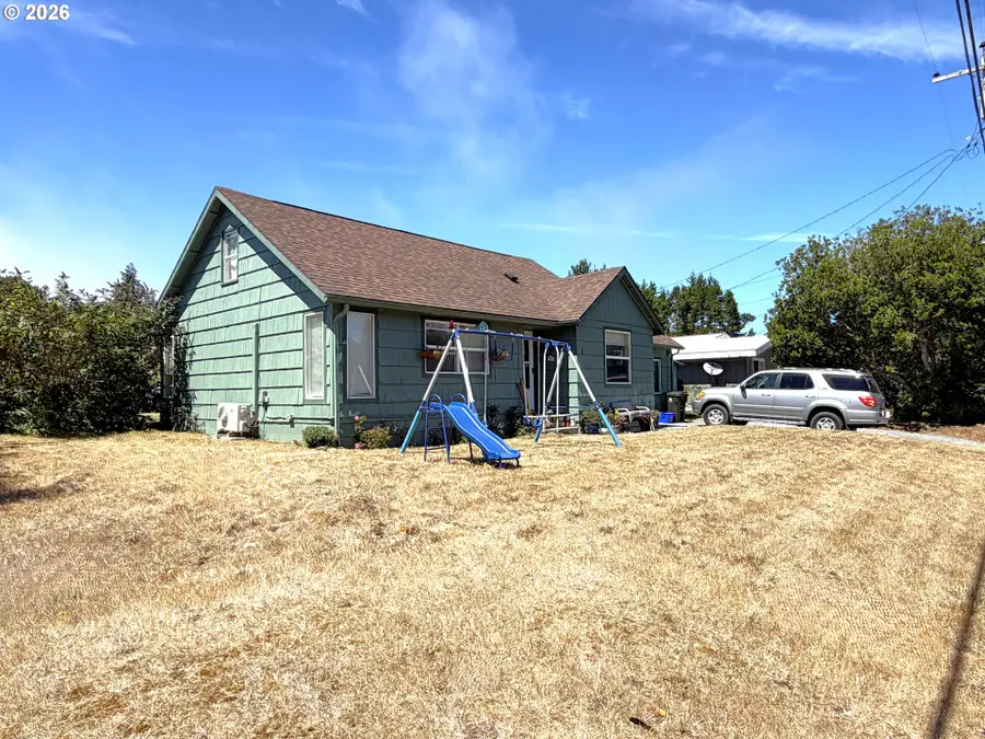 180 Laclair St, Coos Bay, OR 97420 - #2