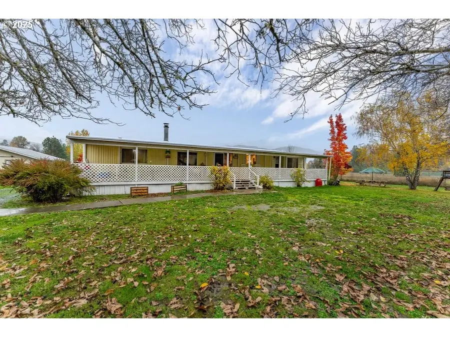 400 Holmstead Rd, Williams, OR 97544 - Image #2