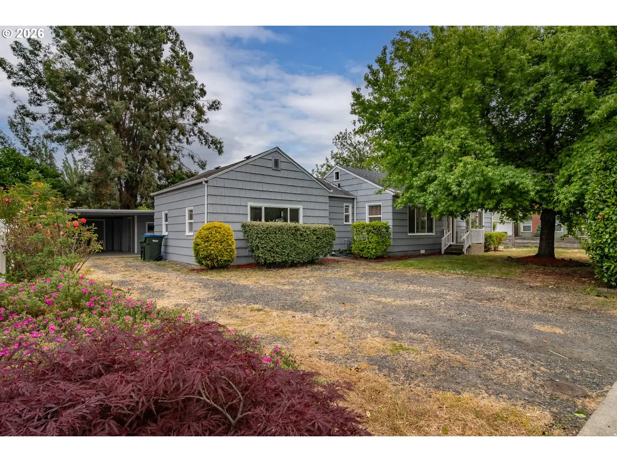 461 W Broccoli St, Roseburg, OR 97471 - #1