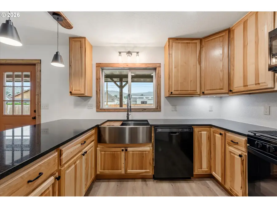 1004 Walnut St, Baker City, OR 97814 - #2