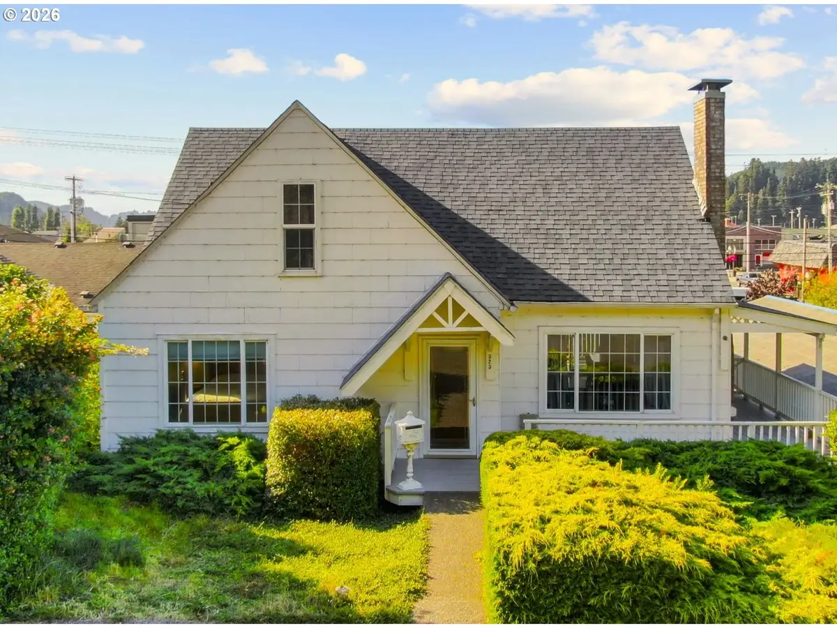 525 Elm Ave, Reedsport, OR 97467 - #1