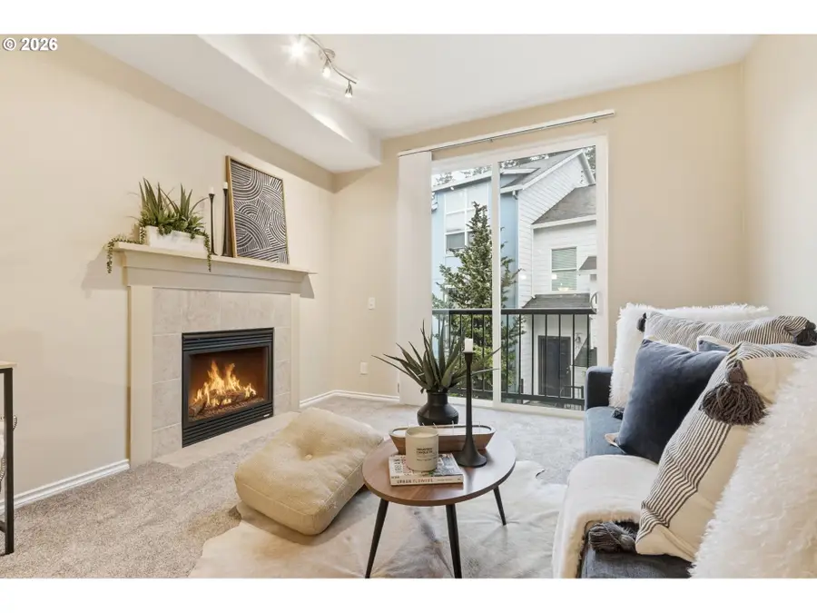 2004 NE Cadbury Ave #213, Hillsboro, OR 97006 - #2