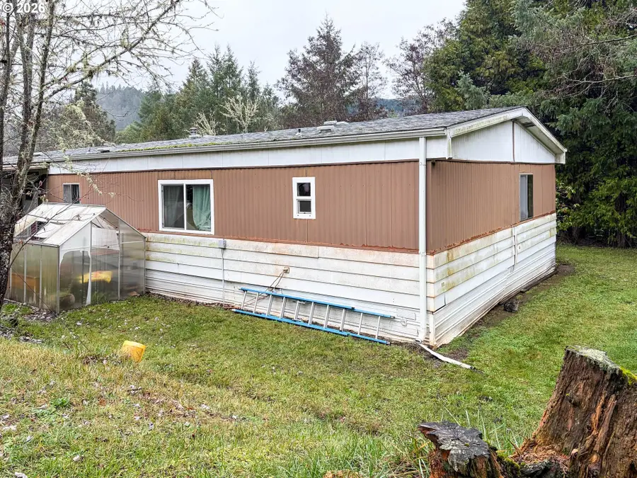 225 Doraleen Ln, Glide, OR 97443 - #2