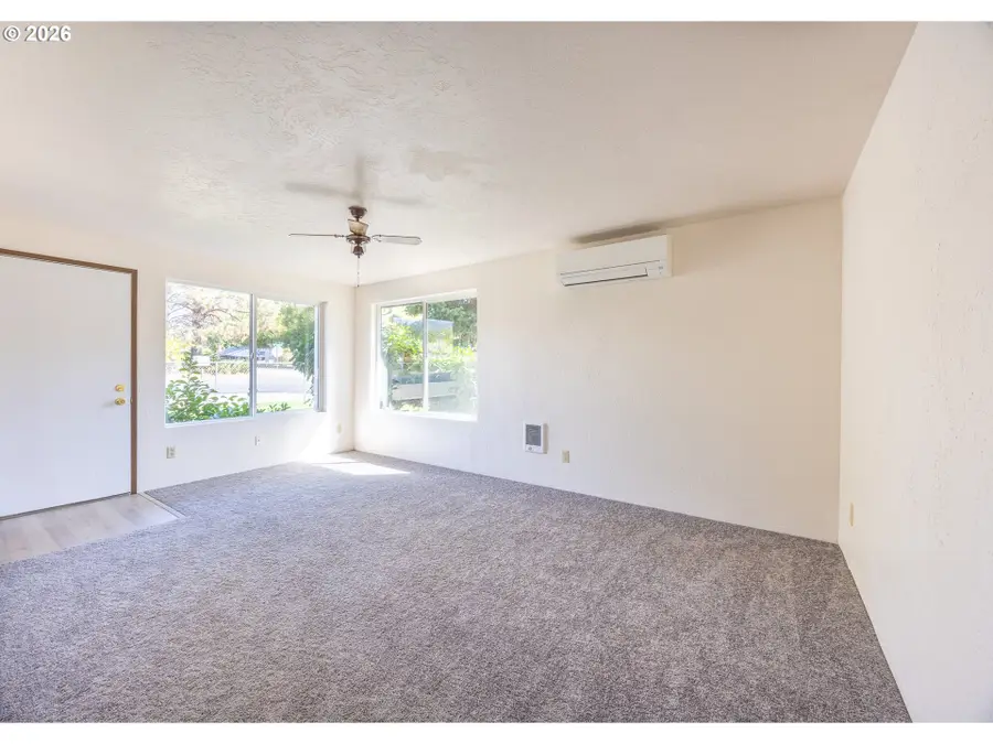 168 Walnut St, Tri City, OR 97457 - #3