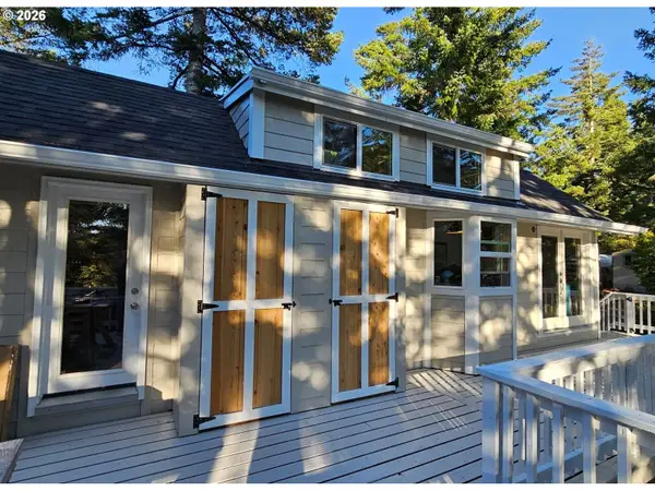 39 Easy St, Florence, OR 97439