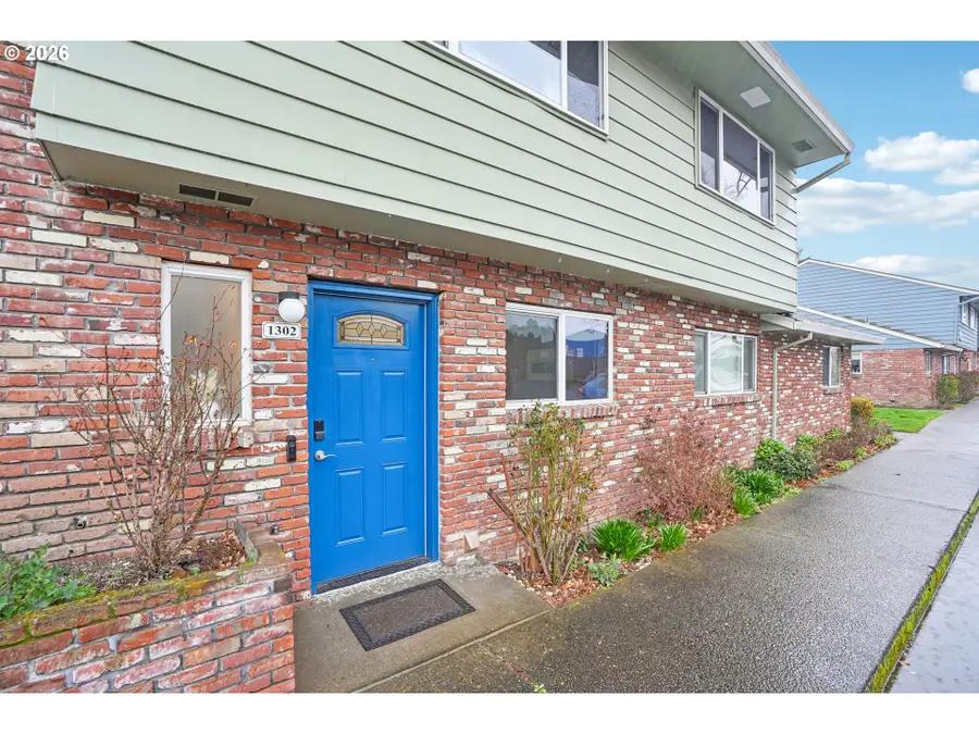 1302 NE Hogan Dr, Gresham, OR 97030 - #3