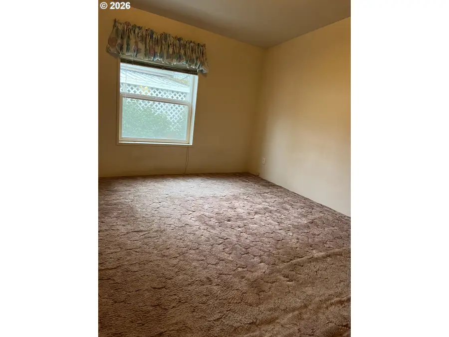 333 Lacasa St, Eugene, OR 97402 - Image #2