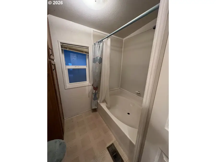 333 Lacasa St, Eugene, OR 97402 - Image #3