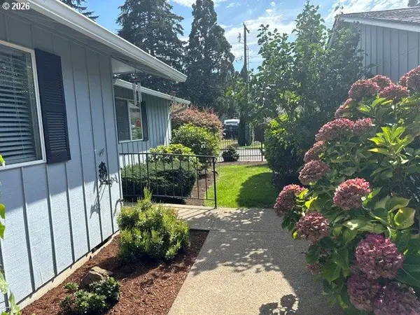 968 W L Street, Springfield, OR 97477