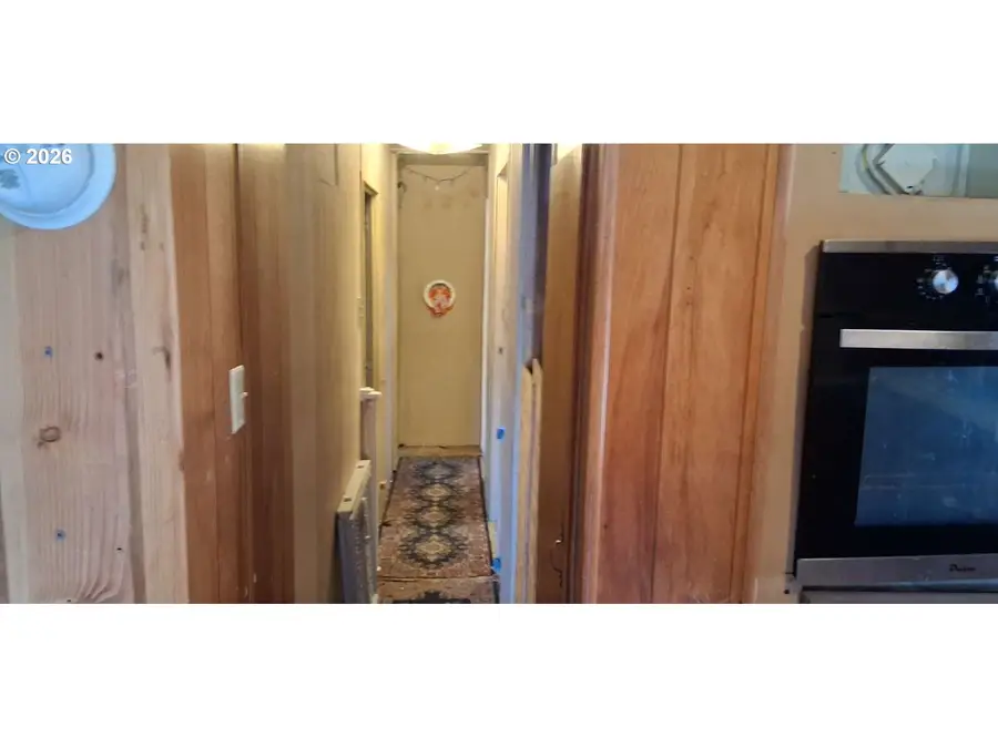 1413 Hawthorne Ave, Reedsport, OR 97467 - #2
