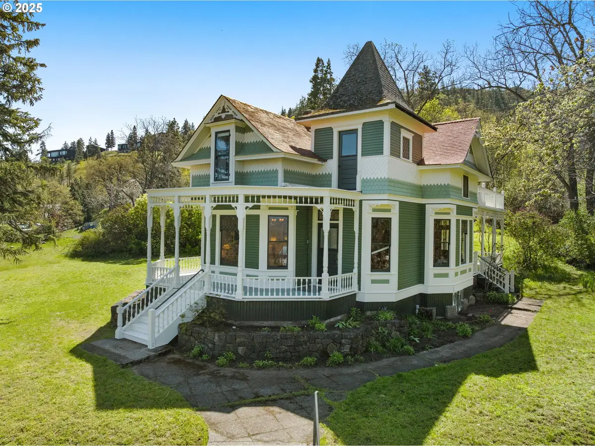 704 3rd Ave, Mosier, OR 97040 - #1