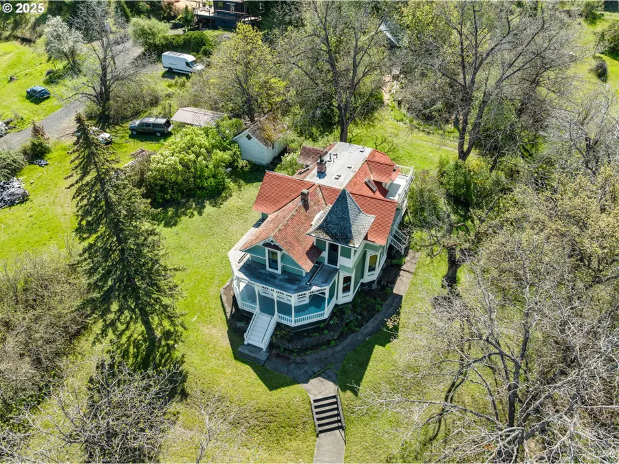 704 3rd Ave, Mosier, OR 97040 - #2