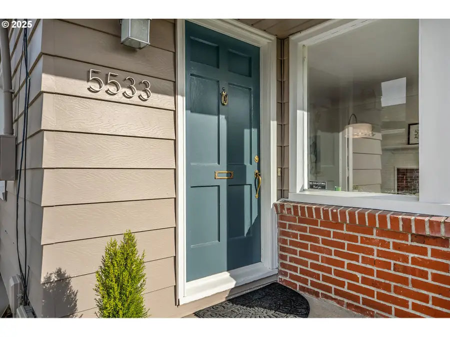 5533 NE Couch St, Portland, OR 97213 - Image #2