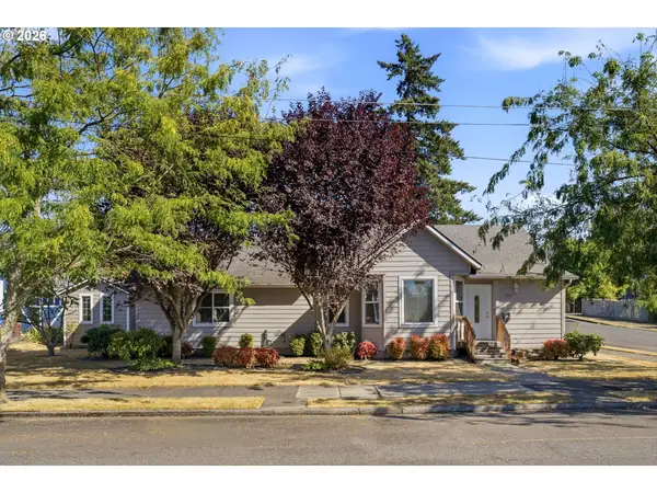 1002 Jq Adams St, OregonCity, OR 97045