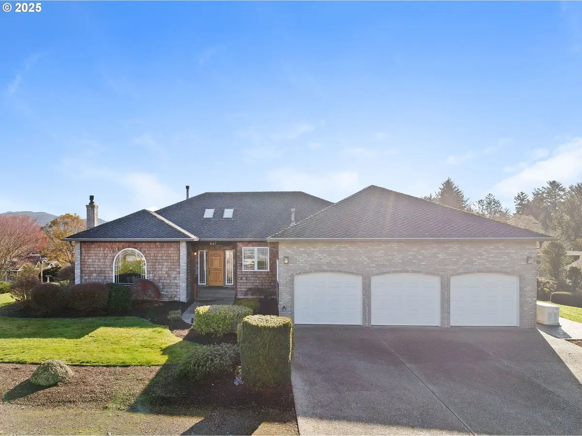 847 Summit Ave, Gearhart, OR 97138 - Image #1