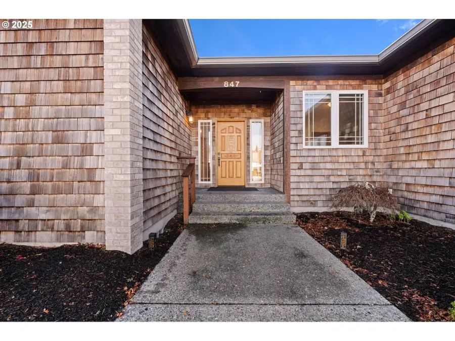 847 Summit Ave, Gearhart, OR 97138 - Image #2