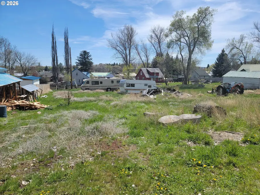 N Roanoke Ave #7000, Hines, OR 97738 - #2