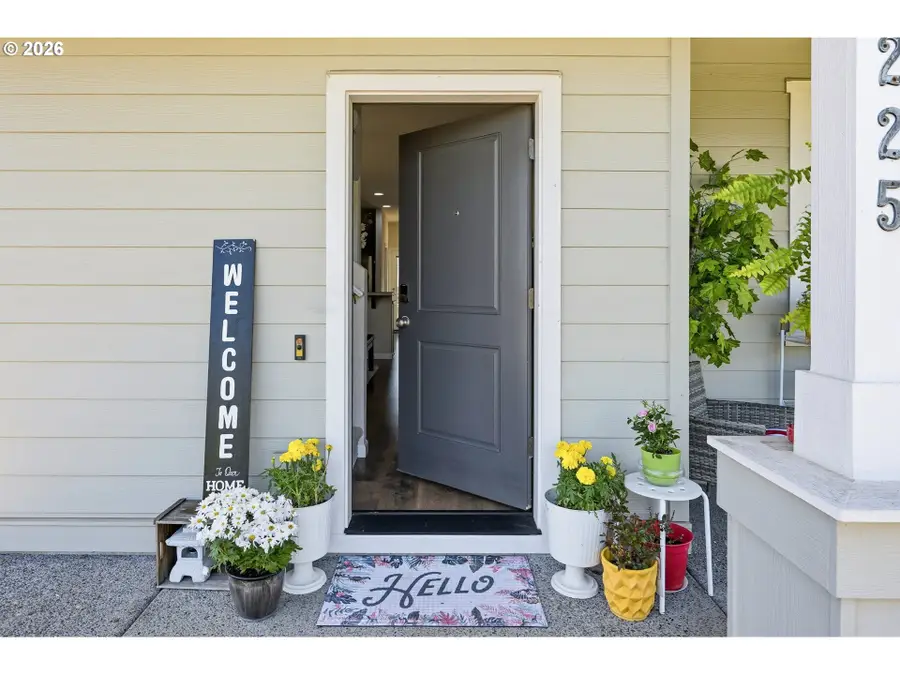 9225 N Boxwood St, Camas, WA 98607 - #2
