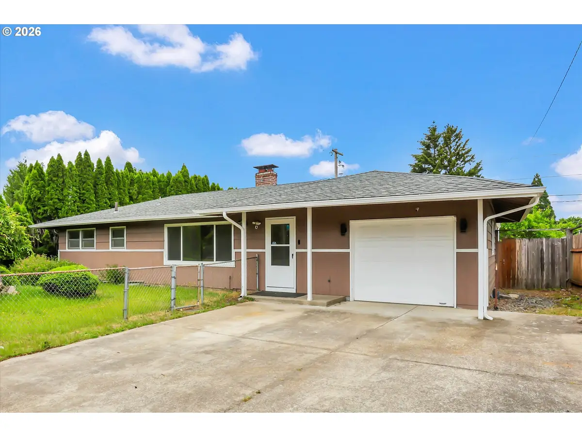 18135 SE Lincoln St, Portland, OR 97233 - #1