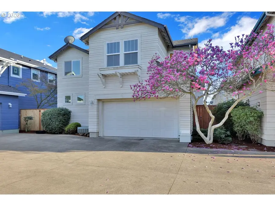 1651 Hamlet Ln, Eugene, OR 97402 - #3