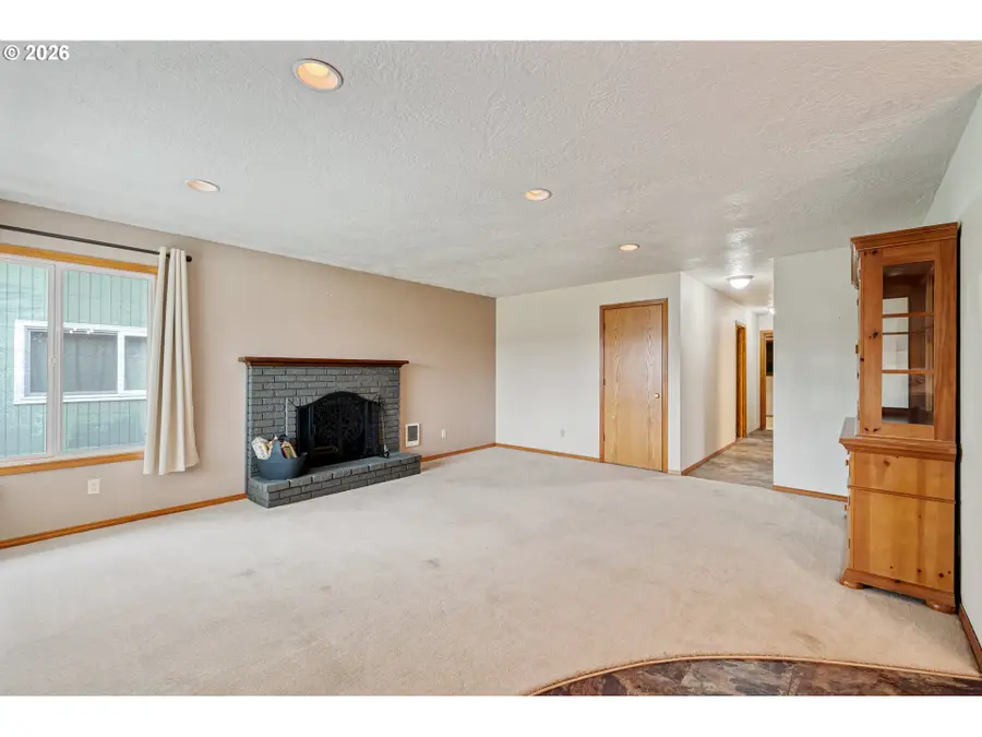 3108 Louisiana St, Longview, WA 98632 - #3