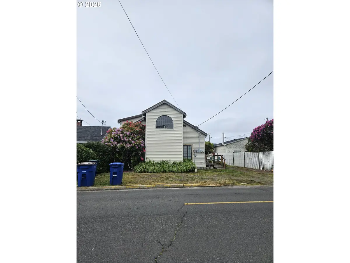 1433 NW 17th St, Lincoln City, OR 97367 - #1