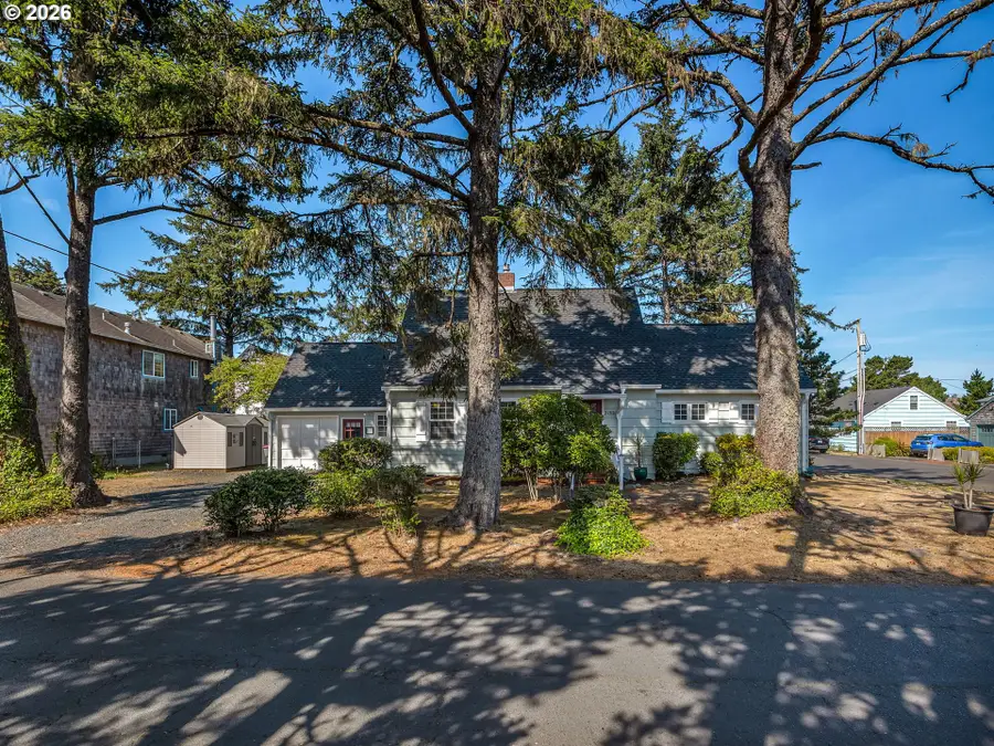 2132 S Columbia St, Seaside, OR 97138 - #2