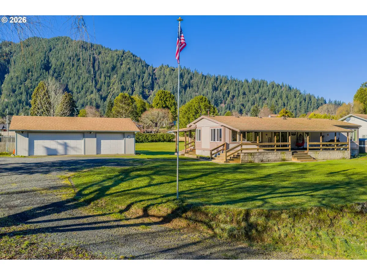 173 E Date St, Powers, OR 97466 - Image #1