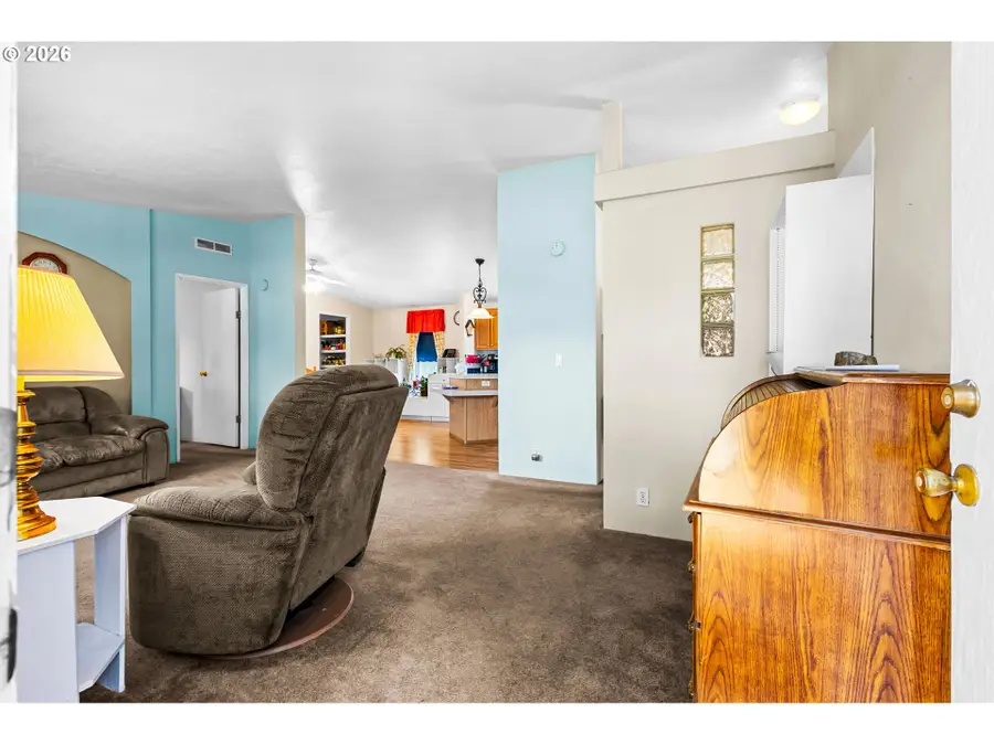 2154 Lyon St, Albany, OR 97322 - #3